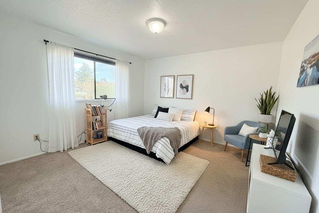 1202 Morrow Road B, Medford, OR 97504