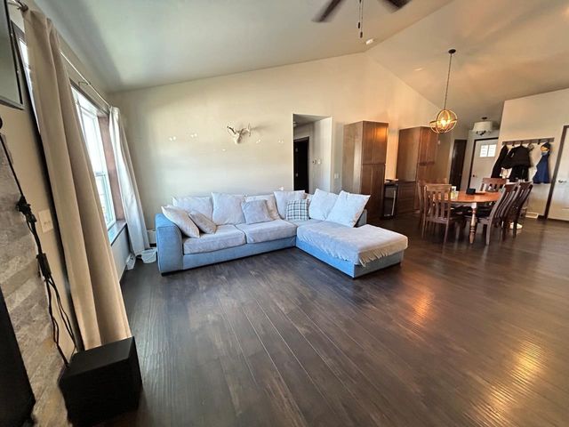 432 S COUNTRY LANE, Fond Du Lac, WI 54937