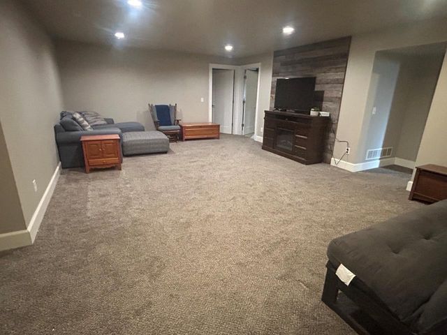 432 S COUNTRY LANE, Fond Du Lac, WI 54937