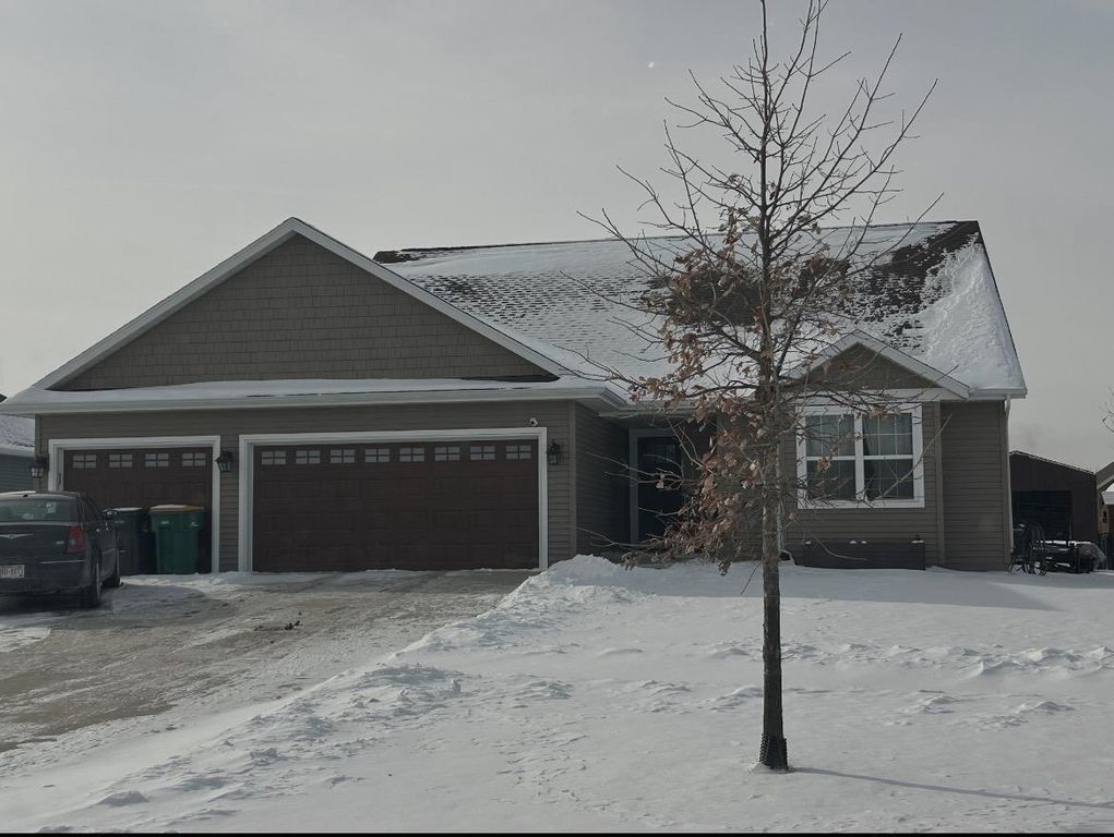 432 S COUNTRY LANE, Fond Du Lac, WI 54937
