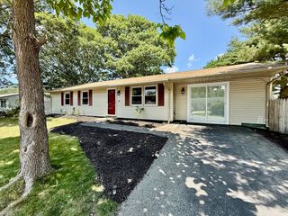 20 Terry Ln E, Wareham, MA 02571