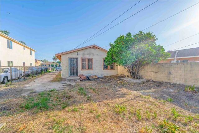 225 E 67th, Los Angeles, CA 90003