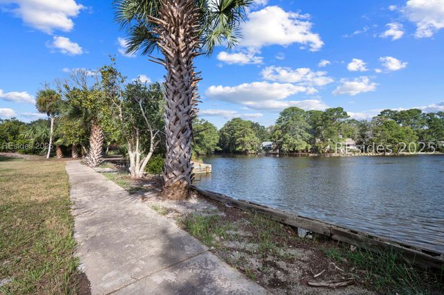 45 Queens Folly Rd Apt 677, Hilton Head Island, SC 29928