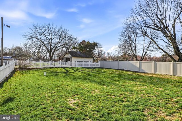 15 STRING ST, Alloway, NJ 08001