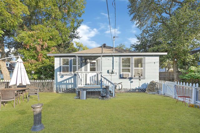 102 4th Street, Sugar Land, TX 77498