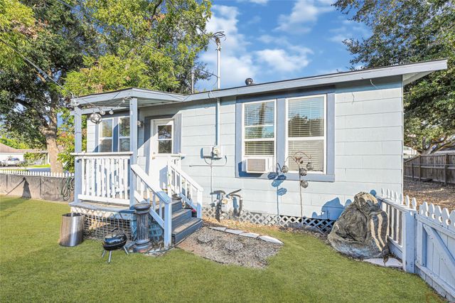 102 4th Street, Sugar Land, TX 77498