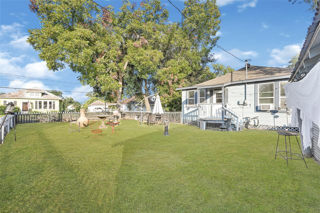 102 4th Street, Sugar Land, TX 77498