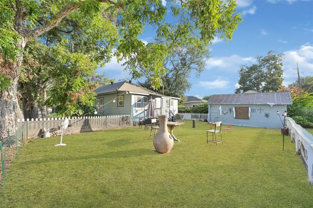 102 4th Street, Sugar Land, TX 77498