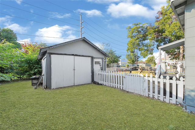 102 4th Street, Sugar Land, TX 77498