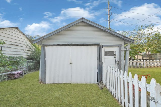 102 4th Street, Sugar Land, TX 77498