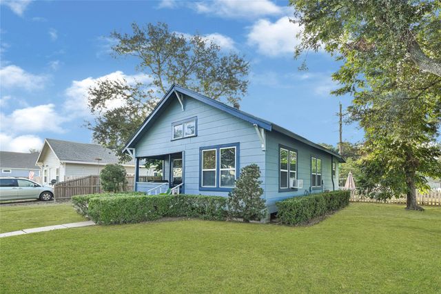 102 4th Street, Sugar Land, TX 77498