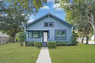 102 4th Street, Sugar Land, TX 77498