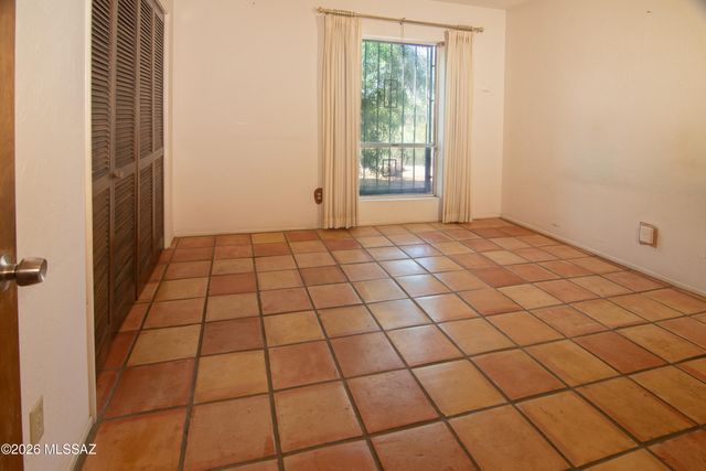 5702 N Water Line Road, Tucson, AZ 85704