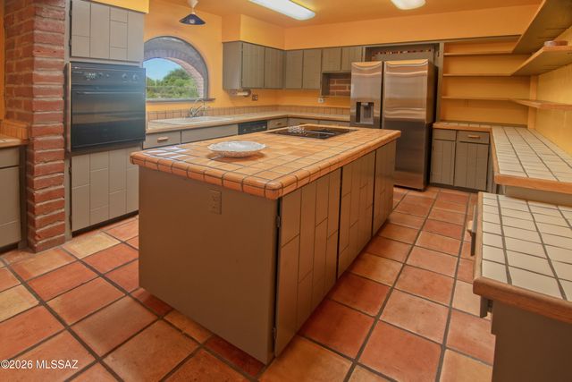 5702 N Water Line Road, Tucson, AZ 85704