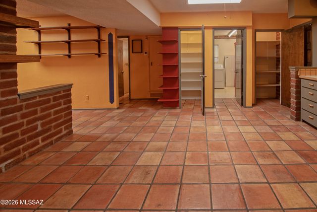 5702 N Water Line Road, Tucson, AZ 85704