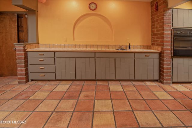 5702 N Water Line Road, Tucson, AZ 85704