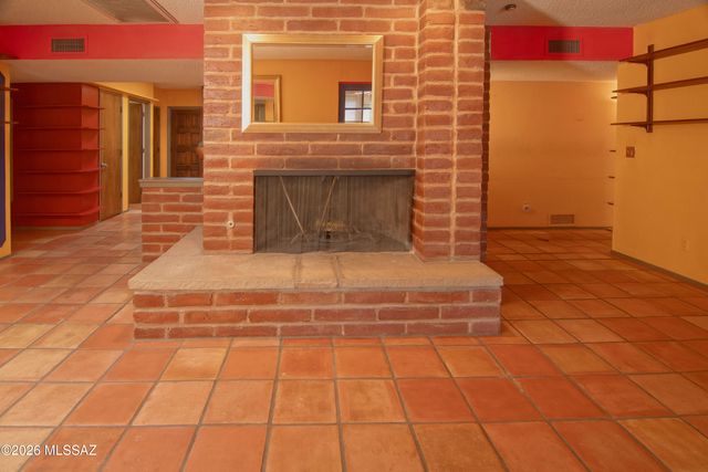 5702 N Water Line Road, Tucson, AZ 85704