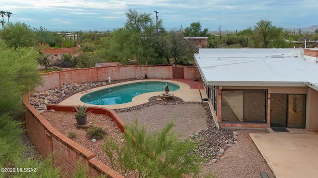 5702 N Water Line Road, Tucson, AZ 85704