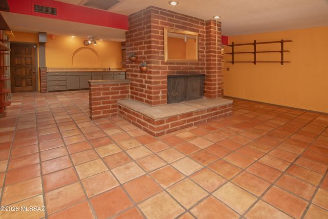 5702 N Water Line Road, Tucson, AZ 85704