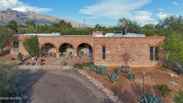5702 N Water Line Road, Tucson, AZ 85704