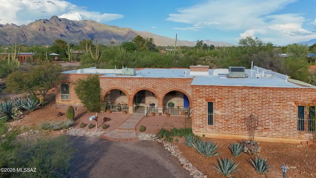 5702 N Water Line Road, Tucson, AZ 85704