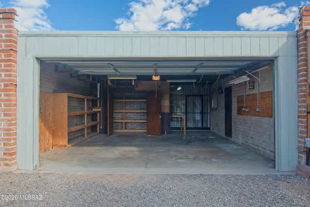 5702 N Water Line Road, Tucson, AZ 85704