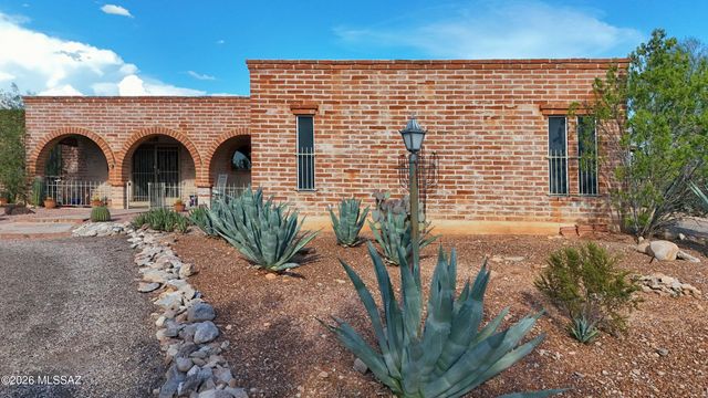 5702 N Water Line Road, Tucson, AZ 85704