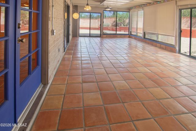 5702 N Water Line Road, Tucson, AZ 85704
