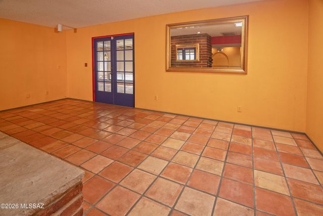 5702 N Water Line Road, Tucson, AZ 85704