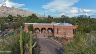 5702 N Water Line Road, Tucson, AZ 85704