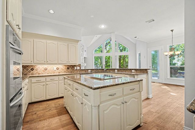 3821 Park Bend Drive, Flower Mound, TX 75022