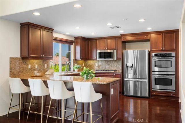 5668 Como, Woodland Hills, CA 91367