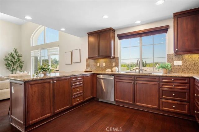 5668 Como, Woodland Hills, CA 91367