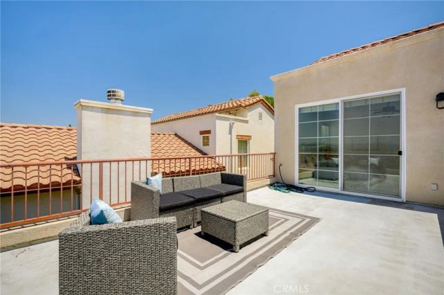 5668 Como, Woodland Hills, CA 91367
