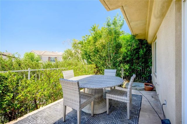 5668 Como, Woodland Hills, CA 91367