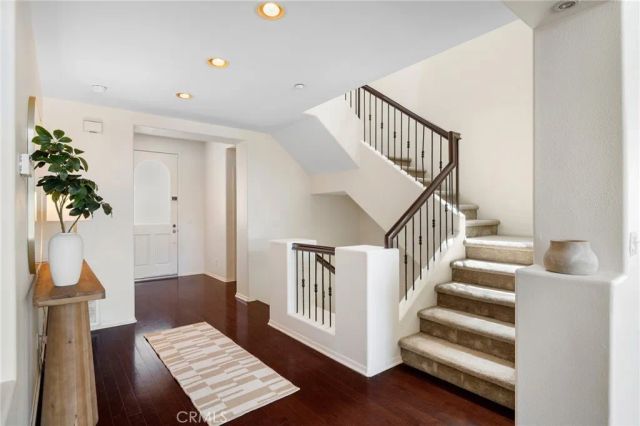 5668 Como, Woodland Hills, CA 91367