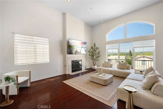 5668 Como, Woodland Hills, CA 91367