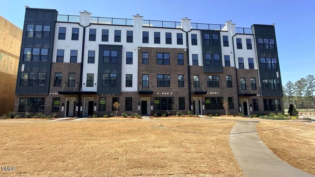 615 Hedrick Ridge Road 303, Cary, NC 27519