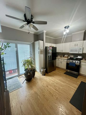 9337 Harrison Street, Des Plaines, IL 60016