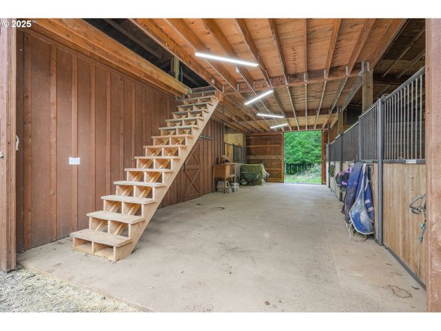 67391 HOLLYWOOD Rd, Deer Island, OR 97054