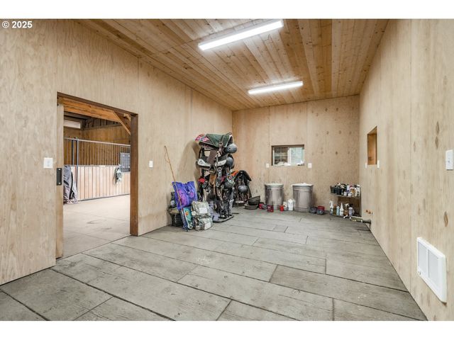 67391 HOLLYWOOD Rd, Deer Island, OR 97054
