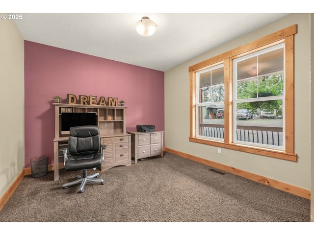 67391 HOLLYWOOD Rd, Deer Island, OR 97054