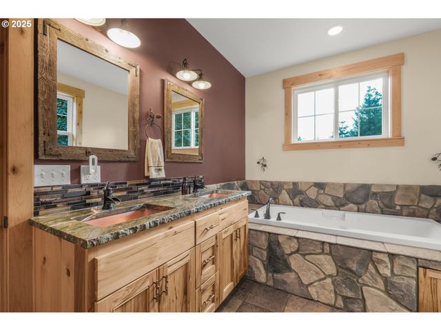 67391 HOLLYWOOD Rd, Deer Island, OR 97054