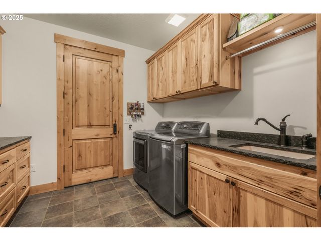 67391 HOLLYWOOD Rd, Deer Island, OR 97054