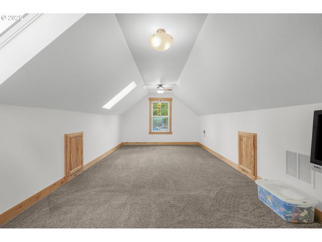 67391 HOLLYWOOD Rd, Deer Island, OR 97054