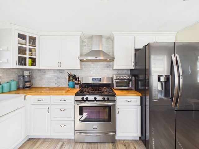 3 Hazel St, Wareham, MA 02571