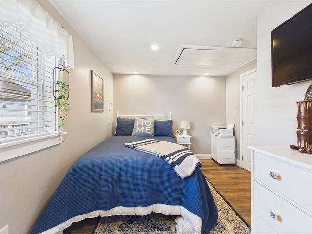 3 Hazel St, Wareham, MA 02571