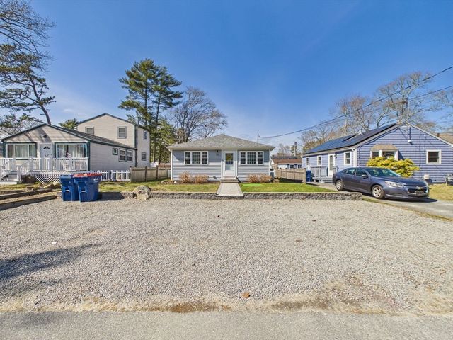 3 Hazel St, Wareham, MA 02571