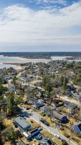 3 Hazel St, Wareham, MA 02571