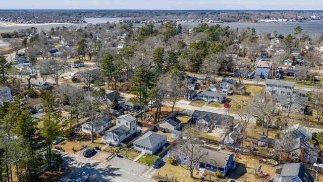 3 Hazel St, Wareham, MA 02571